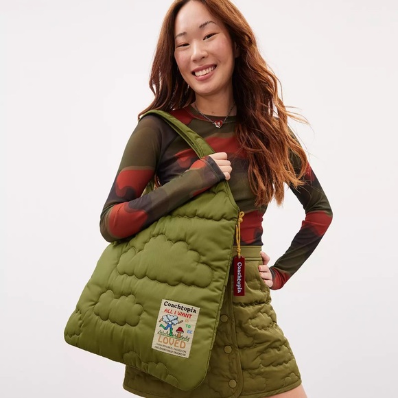 Coach "Coachtopia" Loop Quilted Cloud Tote - Picture 8 of 11